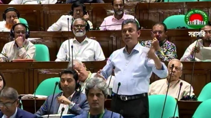 ছাত্রছাত্রীরা ক্যাম্পাসে আর কোন গুপ্ত রাজনীতি দেখতে চায় না ছাত্রছাত্রীরা: হুইপ বকুল